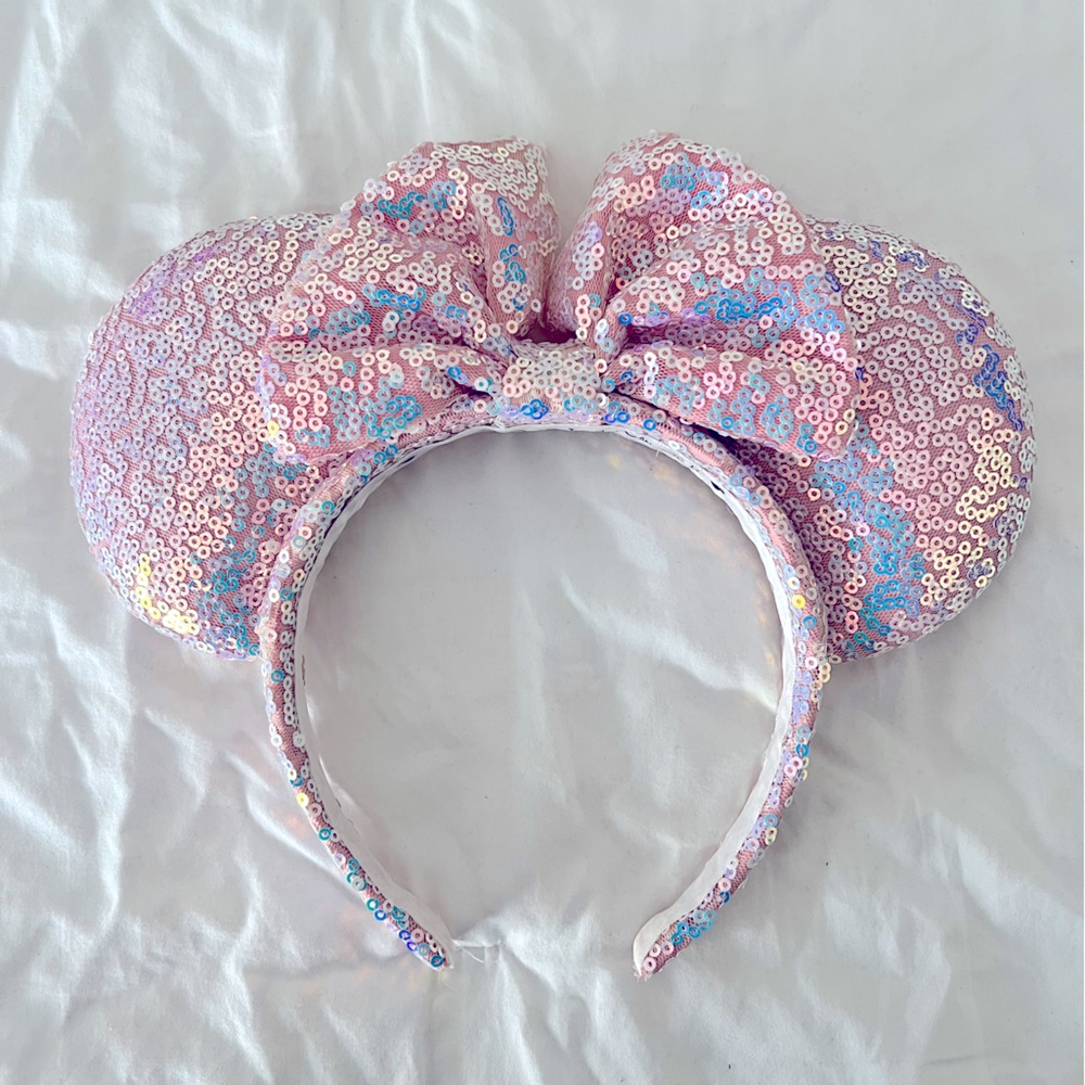 Disneyland Minnie Mouse pink ears